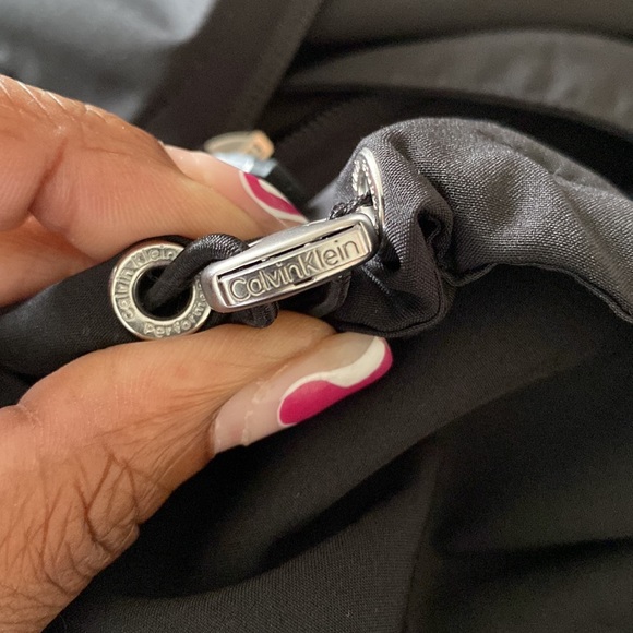 Calvin Klein Performance WindBreaker - Picture 9 of 9